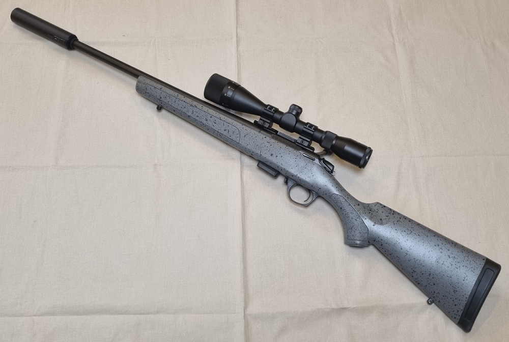 Bergara BMR steel 22LR m/Scandium c22 3-9x40 AO kikkertsikte og A-Tec Wave lyddemper.