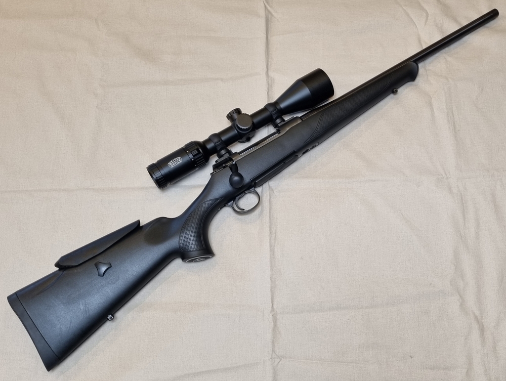 Sauer 100 XTA m/Justerbar kolbekam og Welter 2-12x50 IR L4